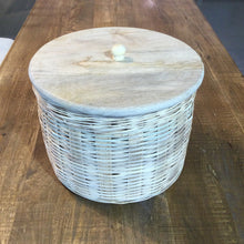 Load image into Gallery viewer, Medium Rattan Basket wtih Mango Wood Lid
