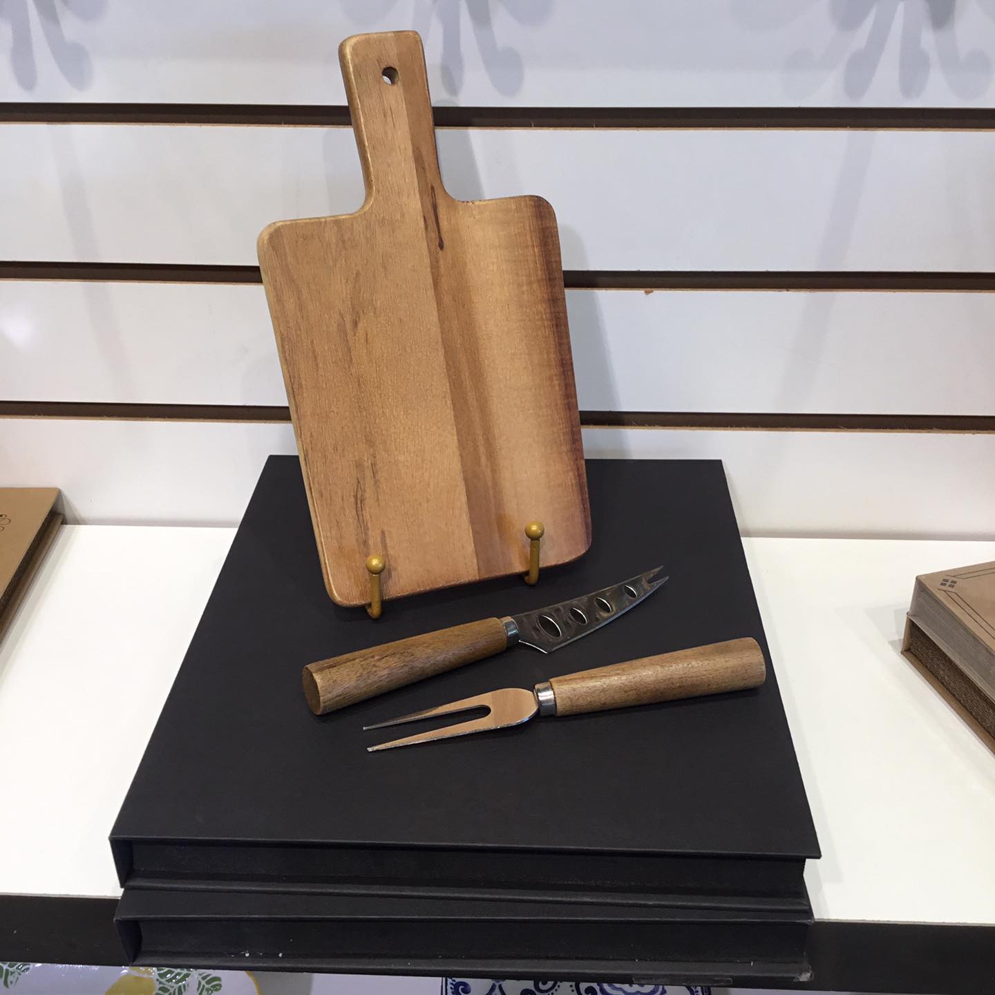 Gift Box Acacia Wood Cheese Cutting Board with Cheese Knife Set