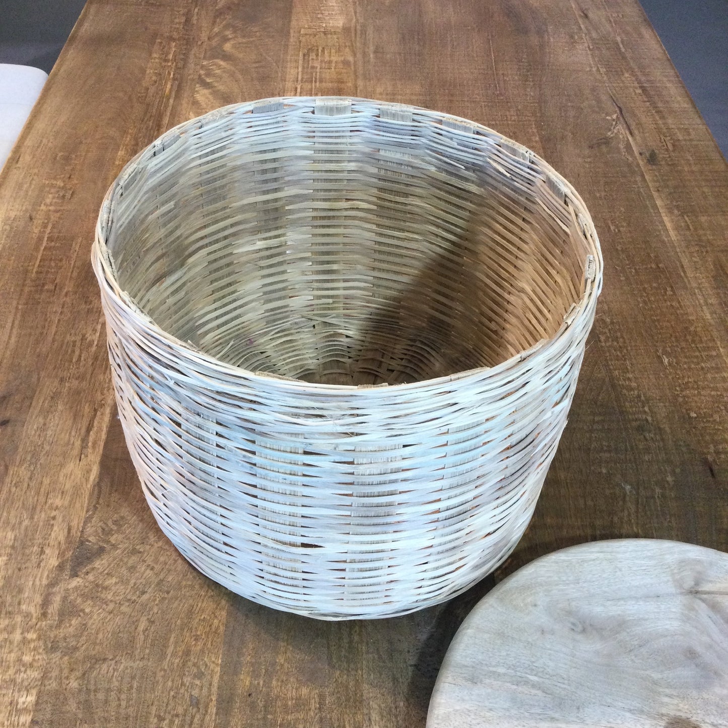 Medium Rattan Basket wtih Mango Wood Lid