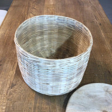 Load image into Gallery viewer, Medium Rattan Basket wtih Mango Wood Lid
