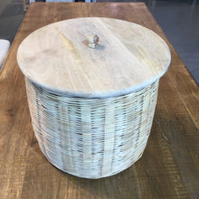 Load image into Gallery viewer, Large Rattan Basket wtih Mango Wood Lid
