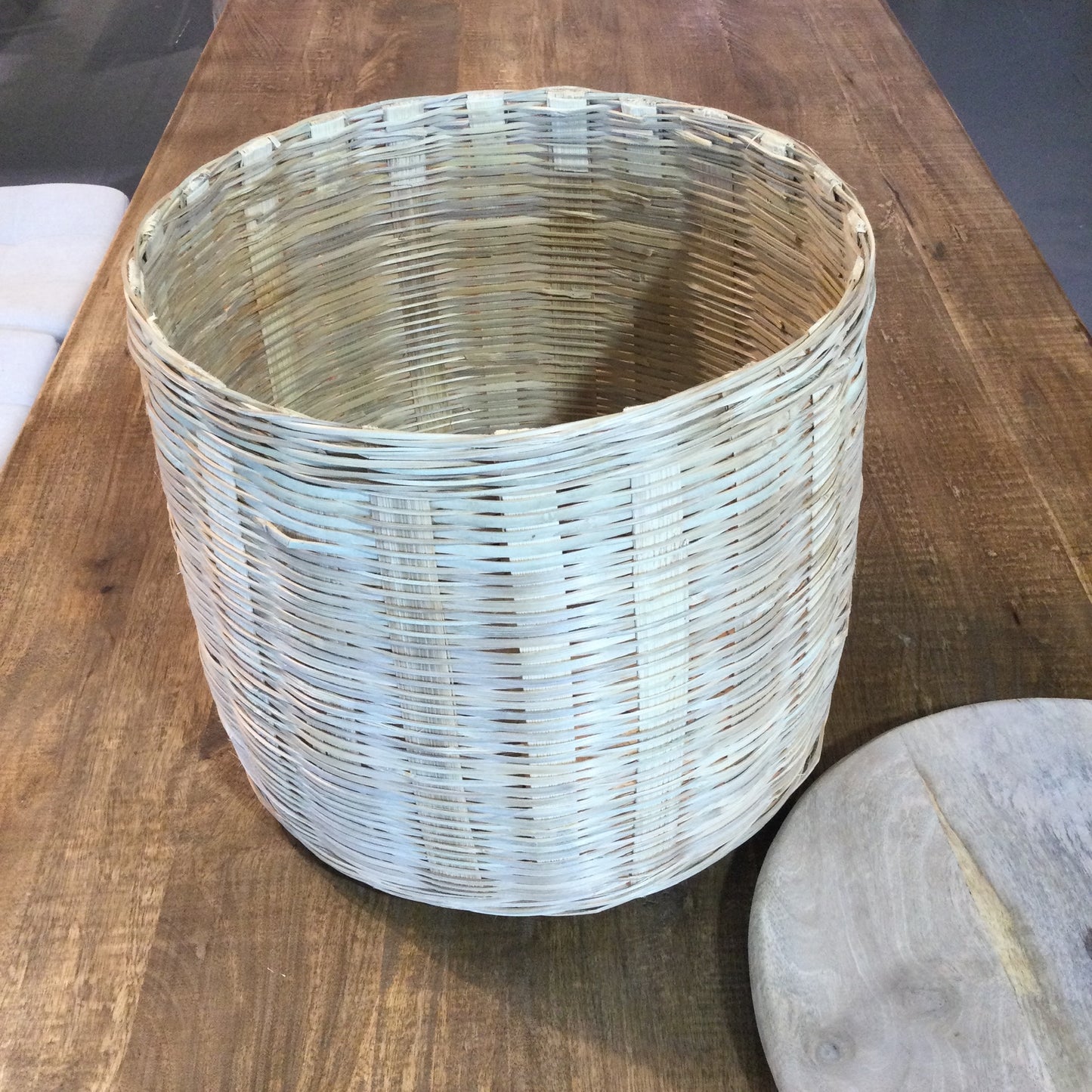 Large Rattan Basket wtih Mango Wood Lid