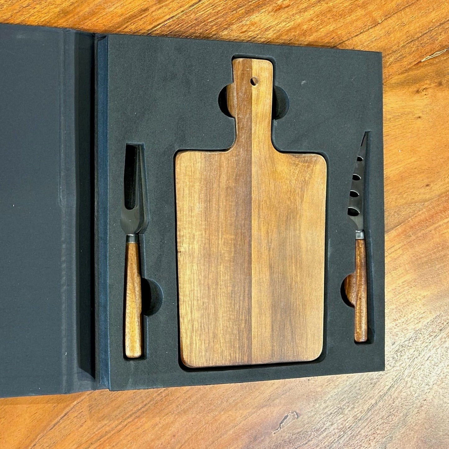 Gift Box Acacia Wood Cheese Cutting Board with Cheese Knife Set