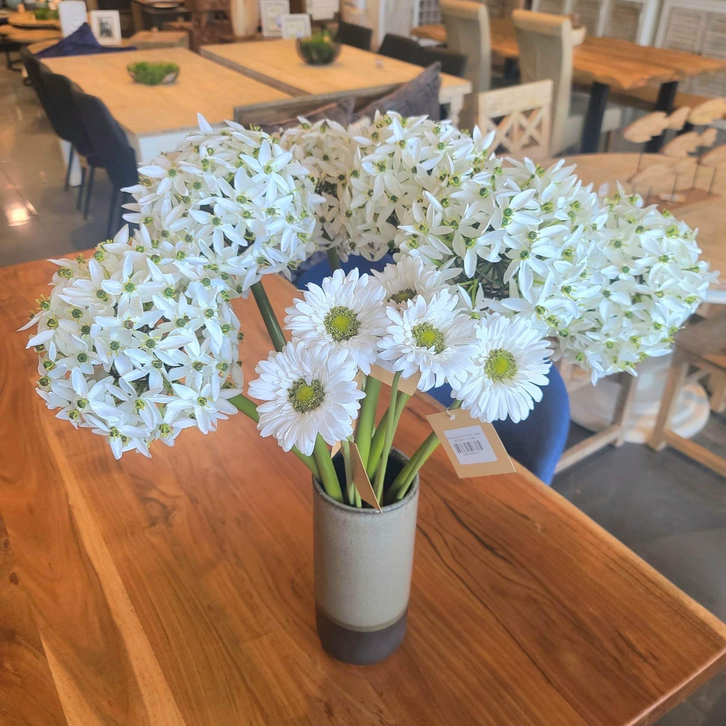 Gerbera Daisy 24 inch Stem - White