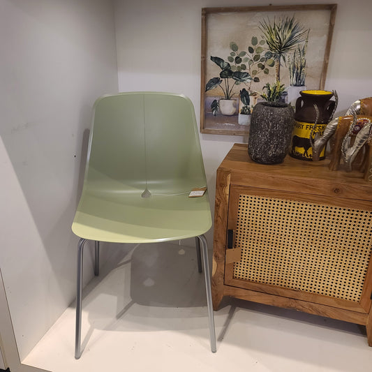 Dot Single body green outdoor chair