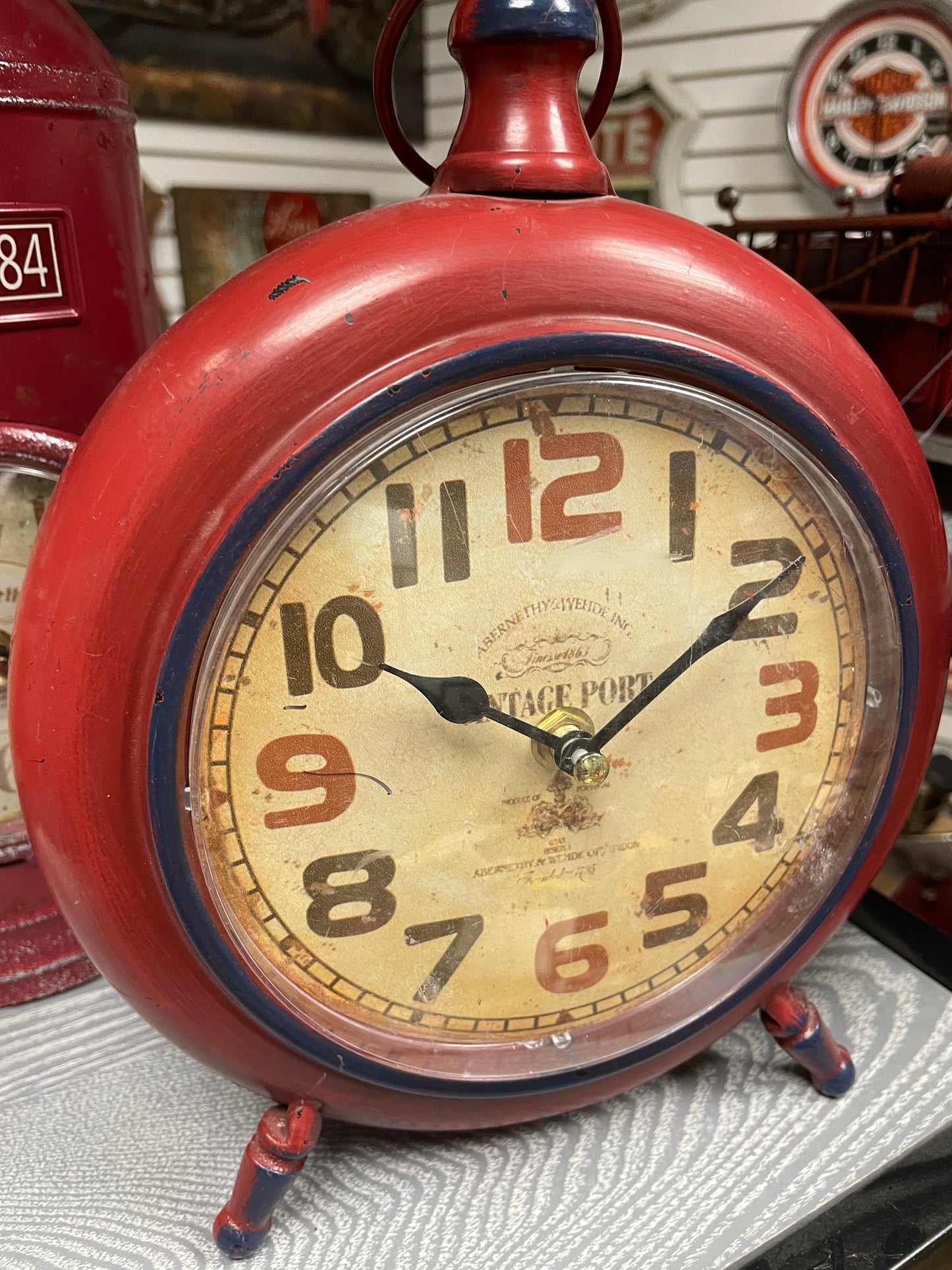 Red Round Metal Table Clock